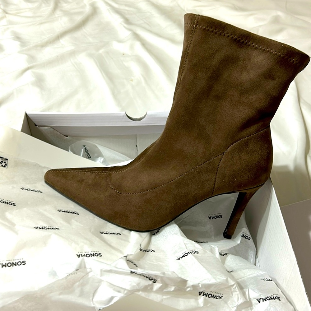 Women’s ankle boots size 7